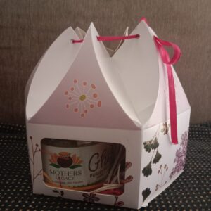Gift Hamper with 1 Bottle 250ml and 4x 100ml Pouches – Ideal Gift Set for Special Occasions