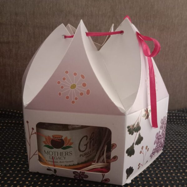 Gift Hamper with 1 Bottle 250ml and 4x 100ml Pouches – Ideal Gift Set for Special Occasions